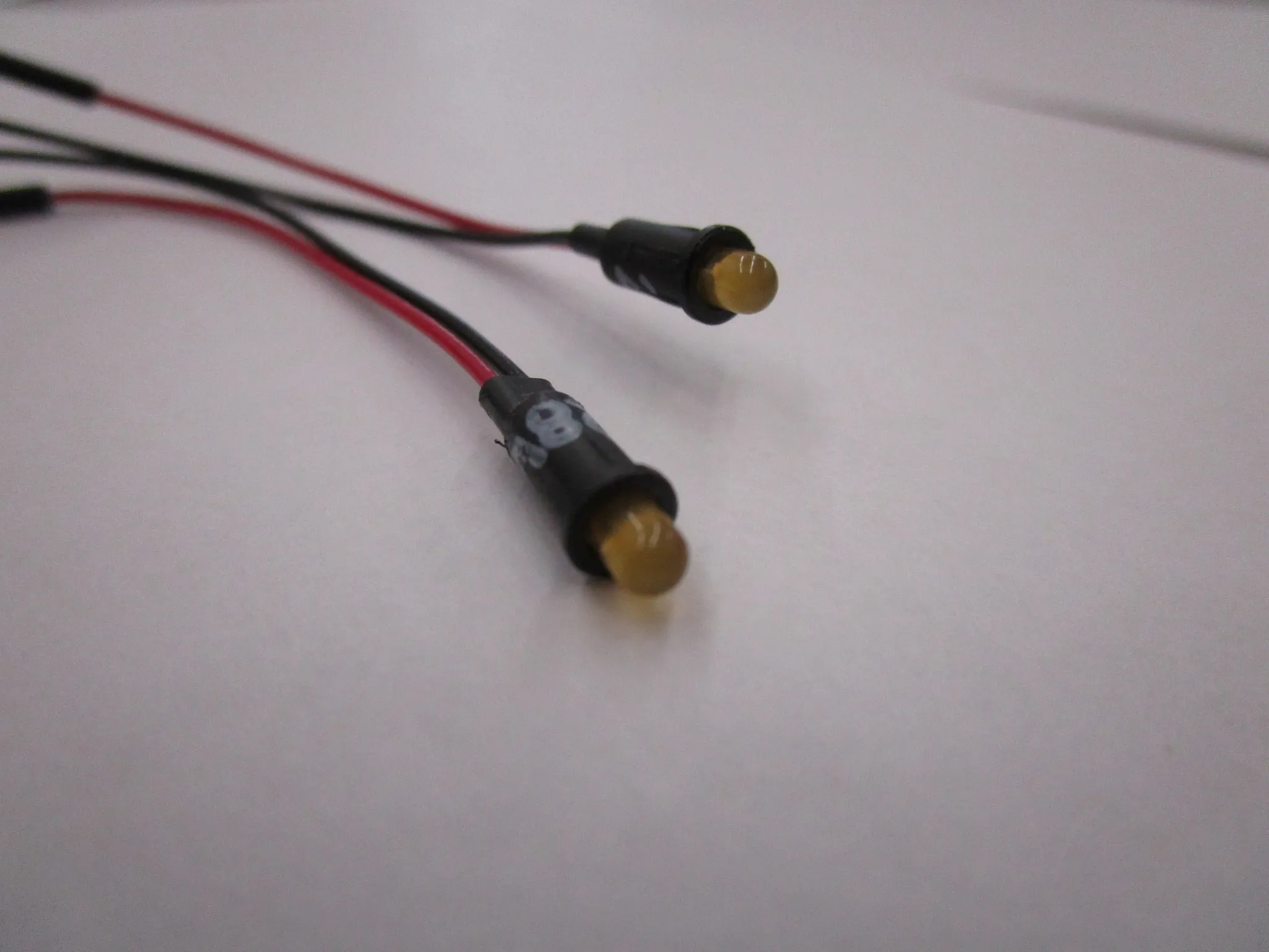 12V OR 28V AMBER LED SMALL
