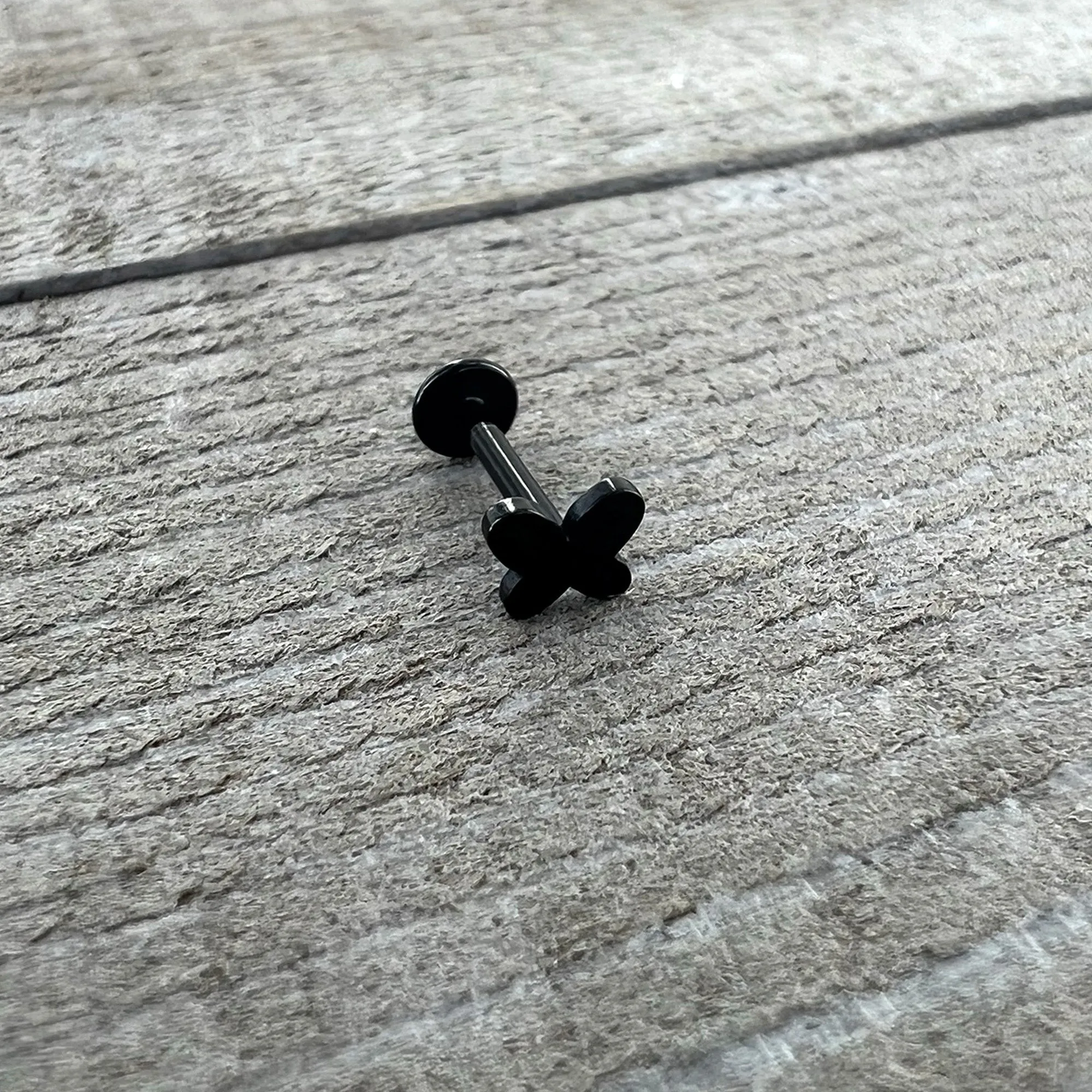 16 Gauge 5/16 Black Simple Butterfly Internally Threaded Labret Tragus