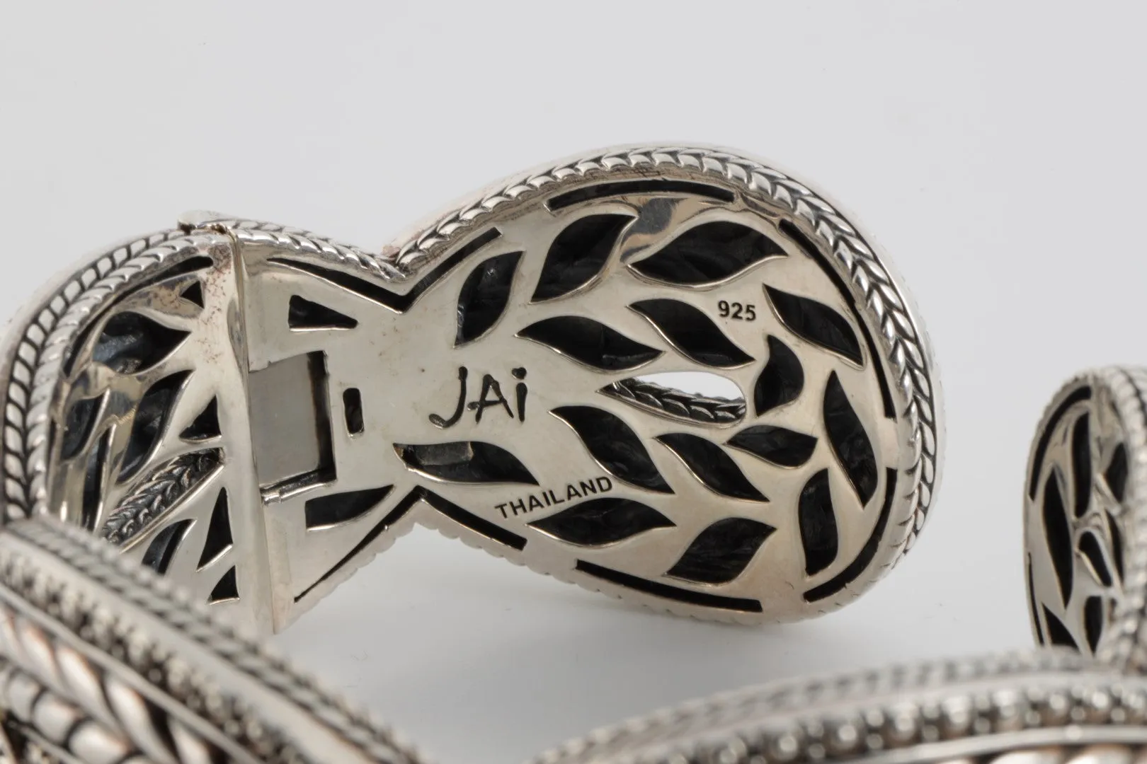 7" JAI 925 Silver Bold Journey Cuff Bracelet (91.41g.)