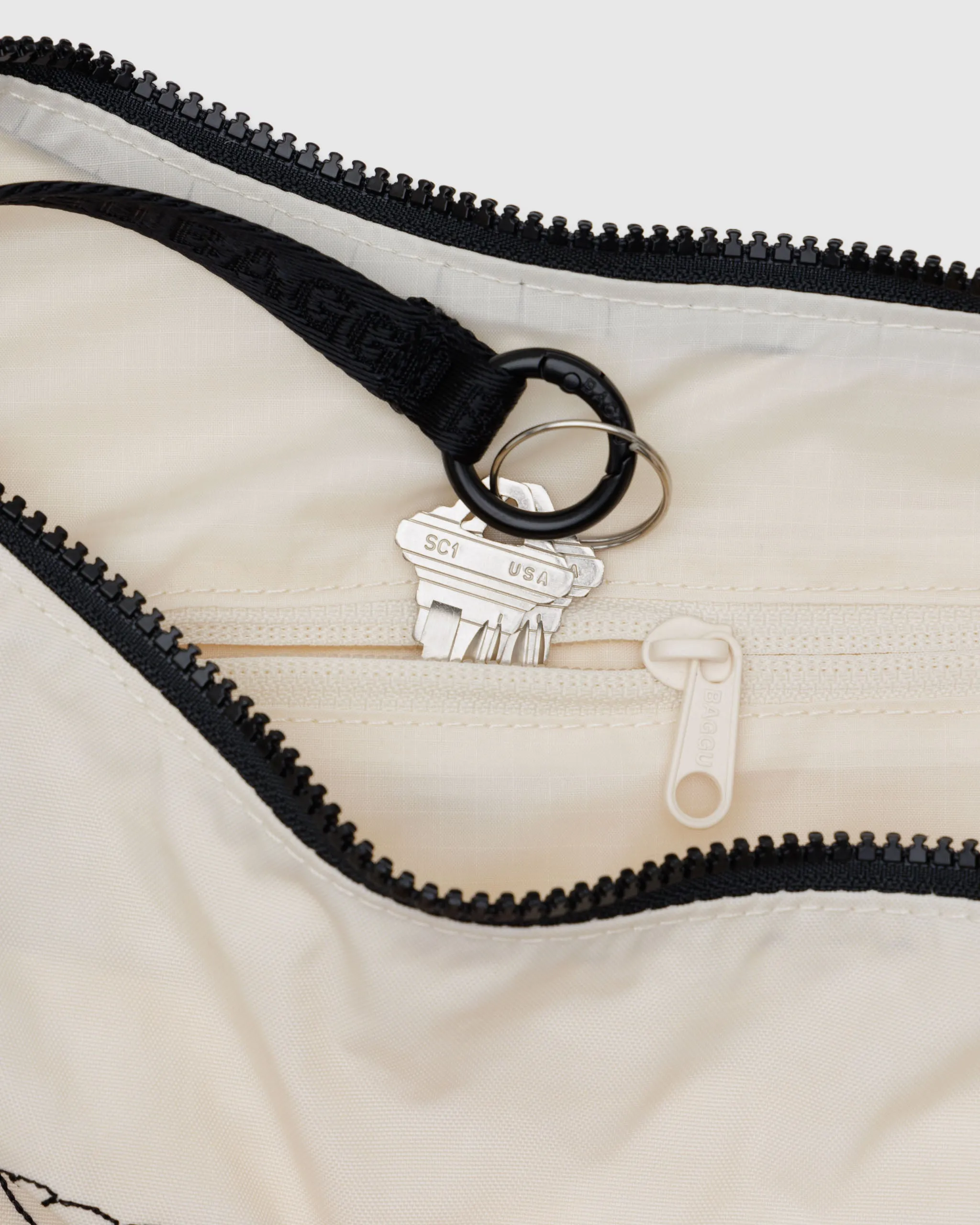 Baggu Medium Nylon Crescent Bag