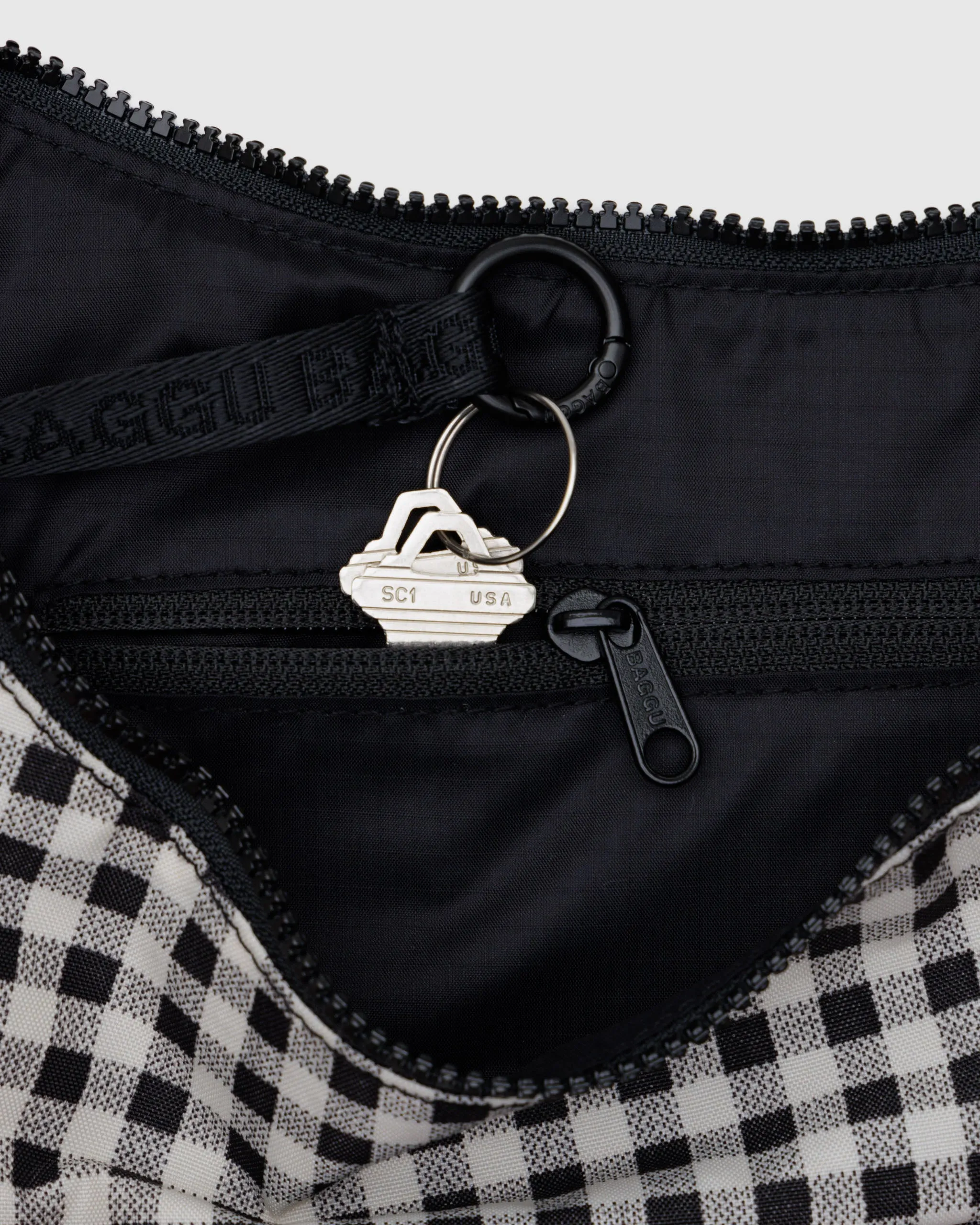 Baggu Medium Nylon Crescent Bag