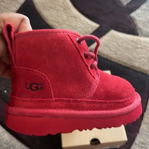 Barely worn toddler Uggs