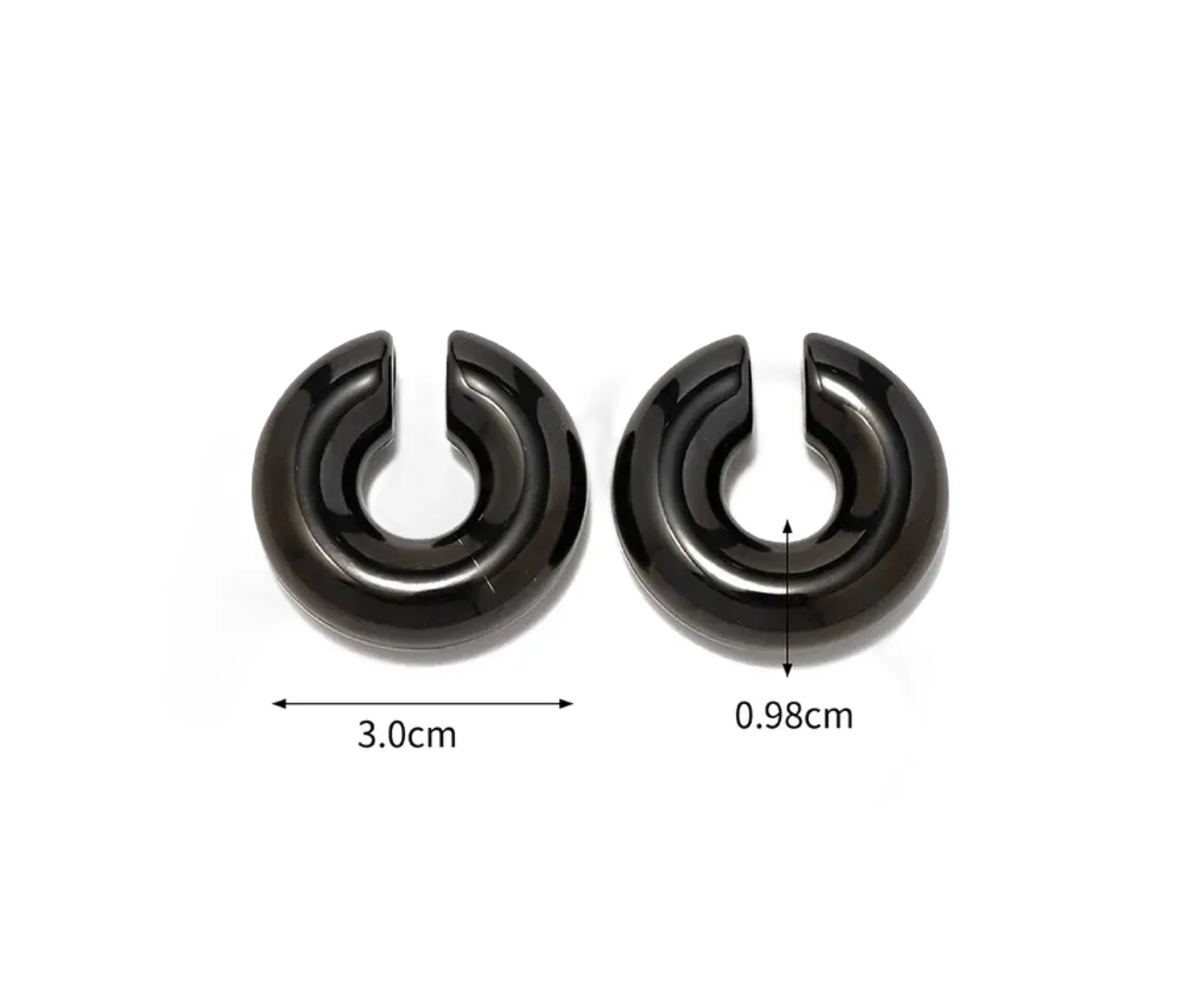Black Chunky Ear Cuff