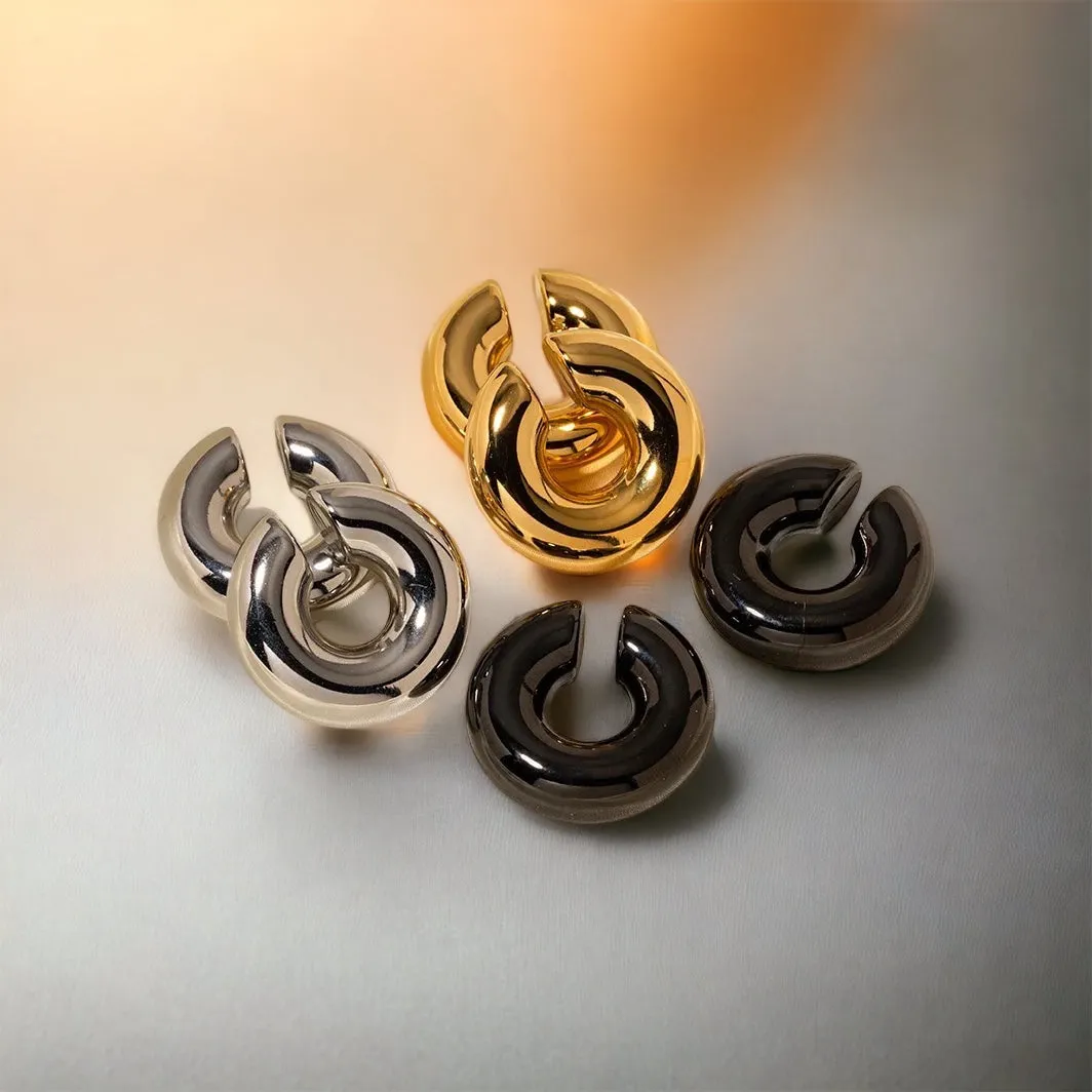 Black Chunky Ear Cuff