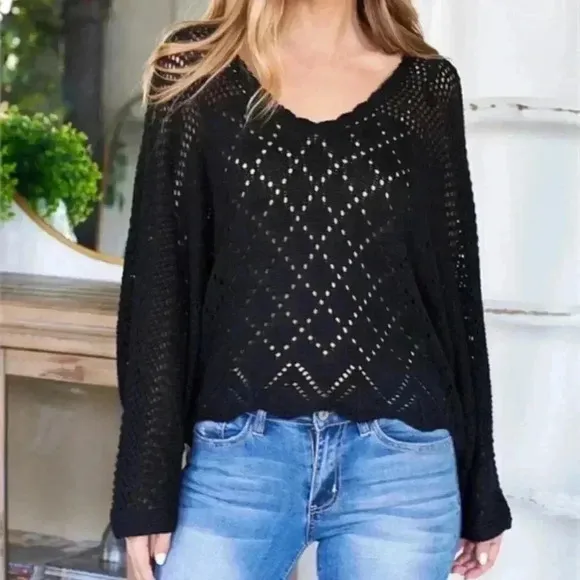 BLACK SWEATER