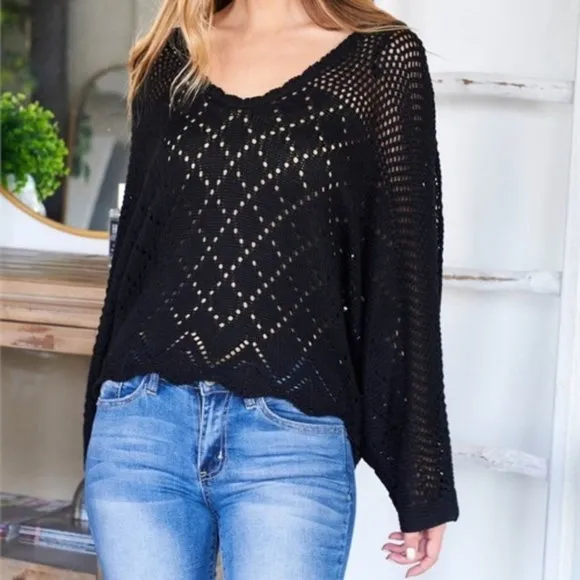 BLACK SWEATER