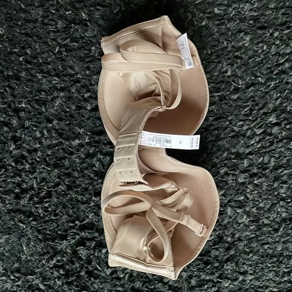 Brand NEW NWT Never Worn Victoria’s Secret Strapless Bra - Beige
