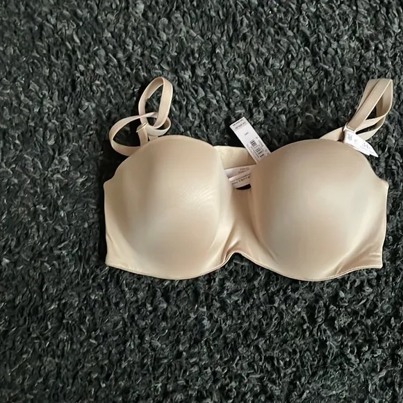 Brand NEW NWT Never Worn Victoria’s Secret Strapless Bra - Beige