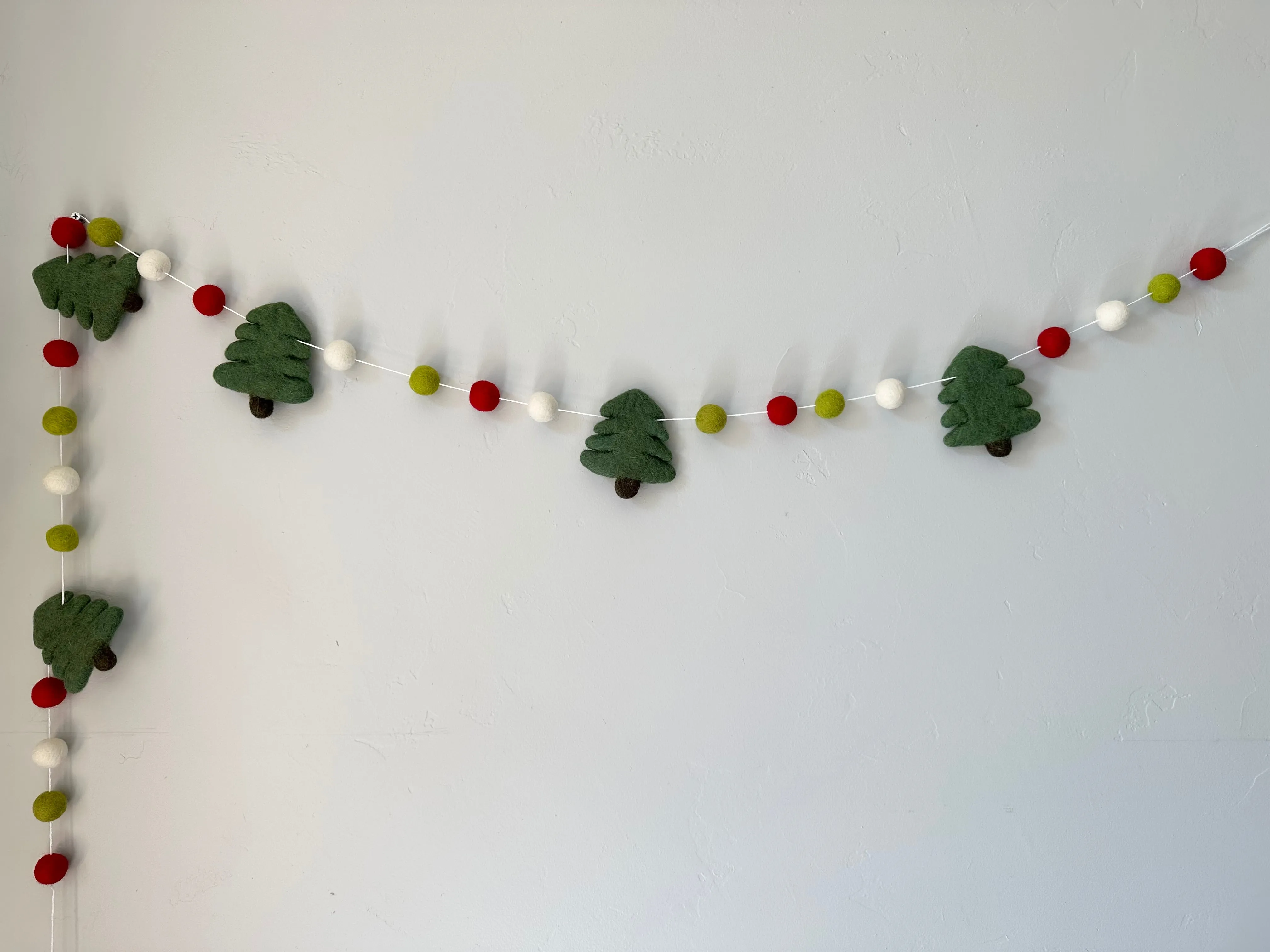 Bright Evergreen Tree Garland