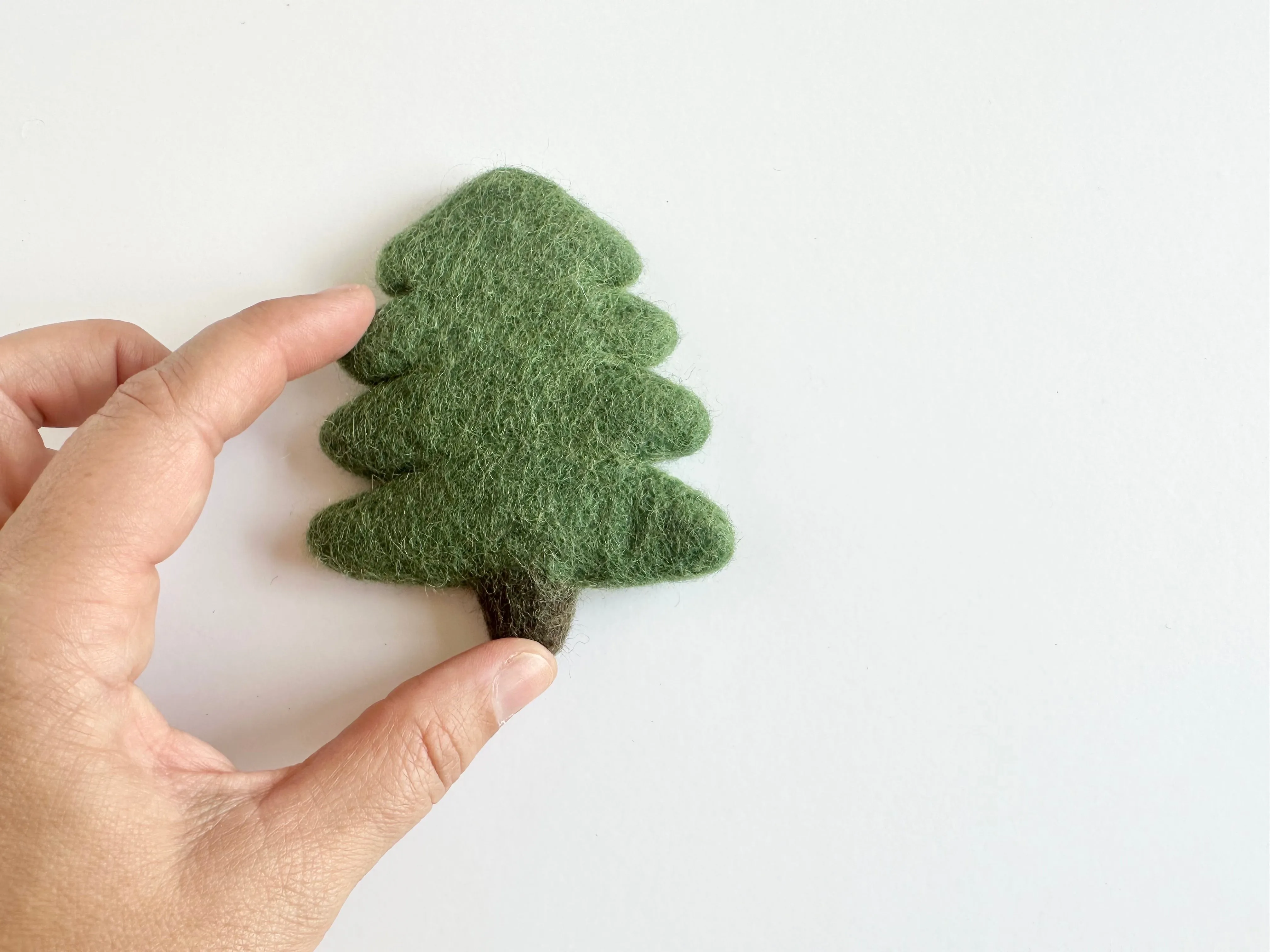 Bright Evergreen Tree Garland