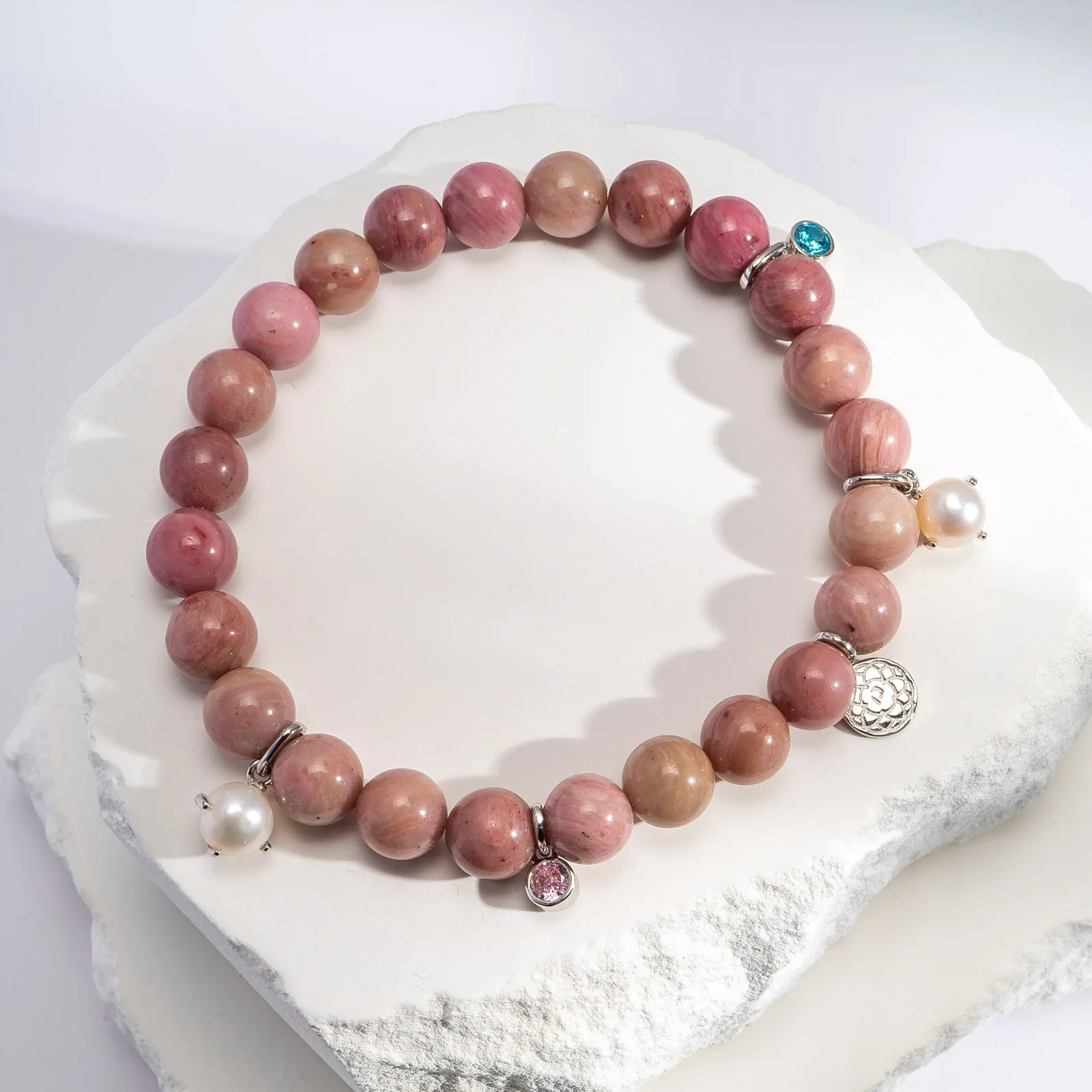 BRIGHT FLOURISH STRETCH PEARL BRACELET