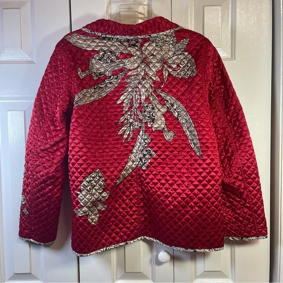 Chico's stylish quilted jacket in Blacks Dark Red and off-white Reversible M8