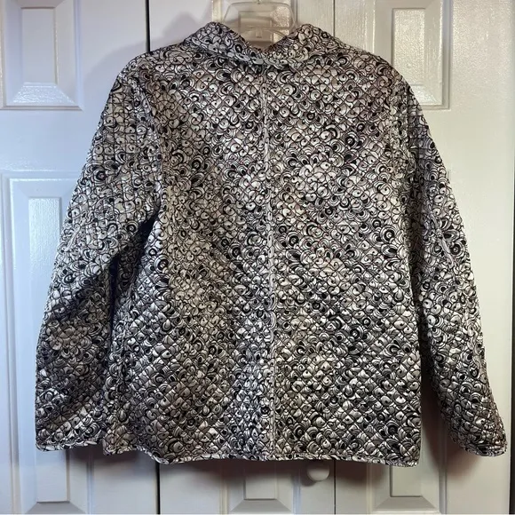 Chico's stylish quilted jacket in Blacks Dark Red and off-white Reversible M8