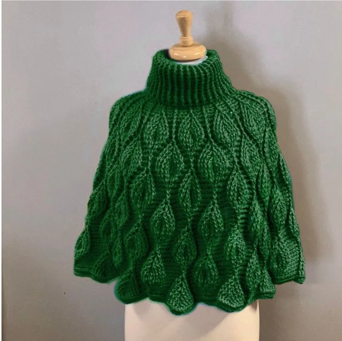Embossed Leaves Capellet