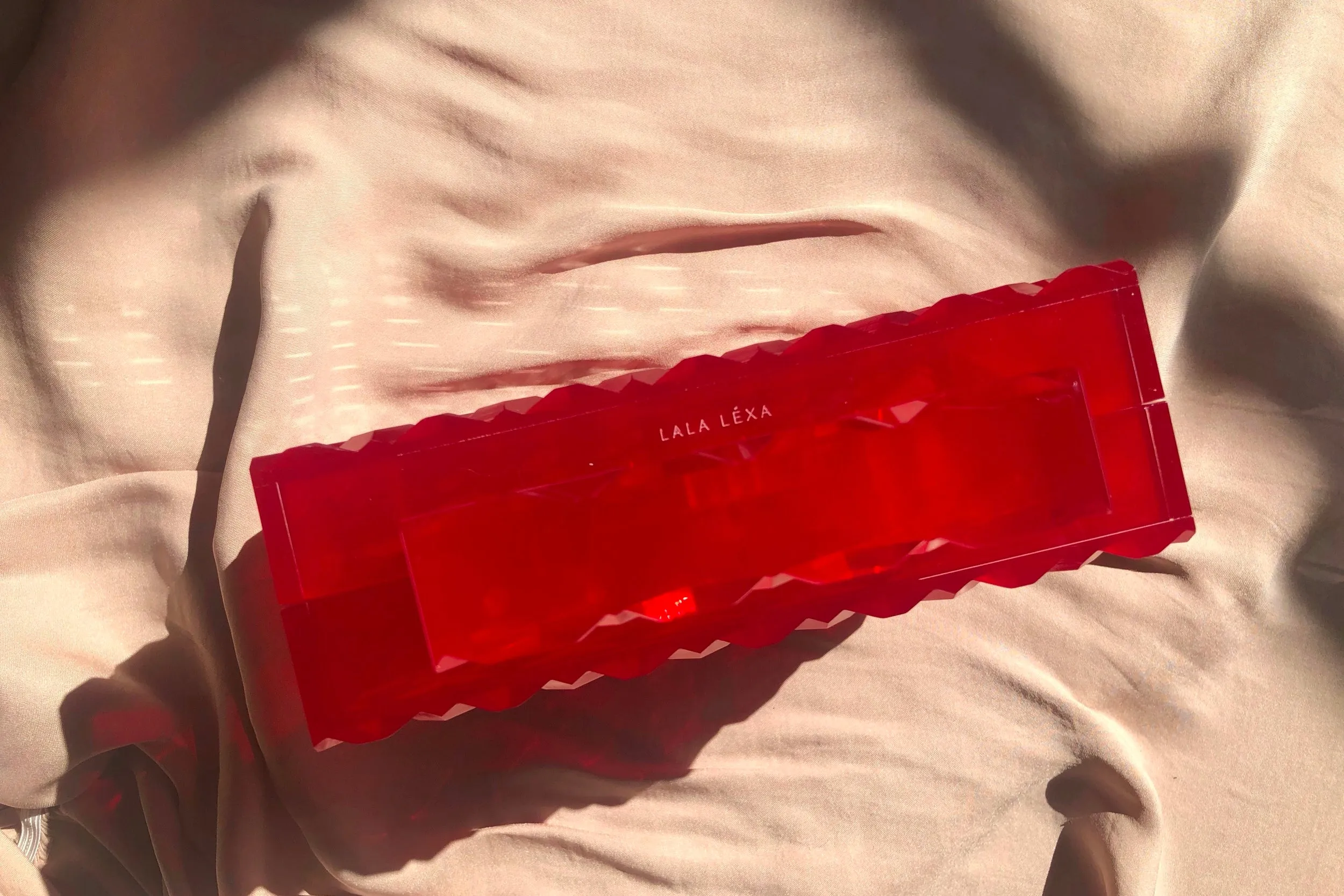 Gemma Handle Clutch - Strawberry