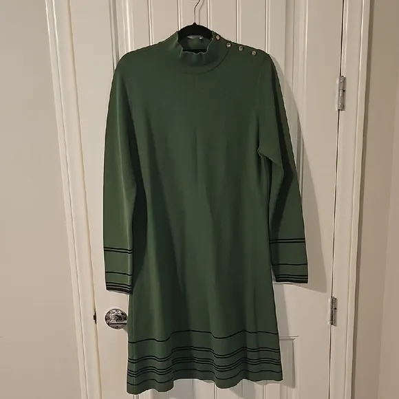 Green Long Sleeve Dress with Button Detail