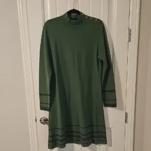 Green Long Sleeve Dress with Button Detail