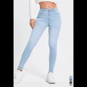 High waisted skinny jeans light wash