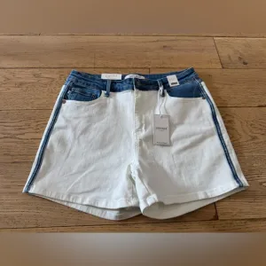 Judy Blue American Ecru And Denim Shorts Women’s Sz XL  NWT