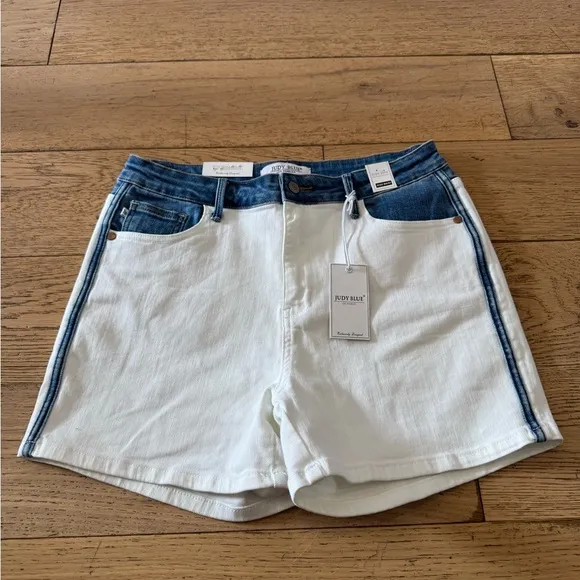 Judy Blue American Ecru And Denim Shorts Women’s Sz XL  NWT
