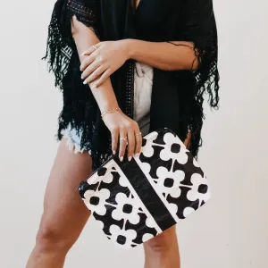 Kona Cove Beach Pouch-Clover Black/White