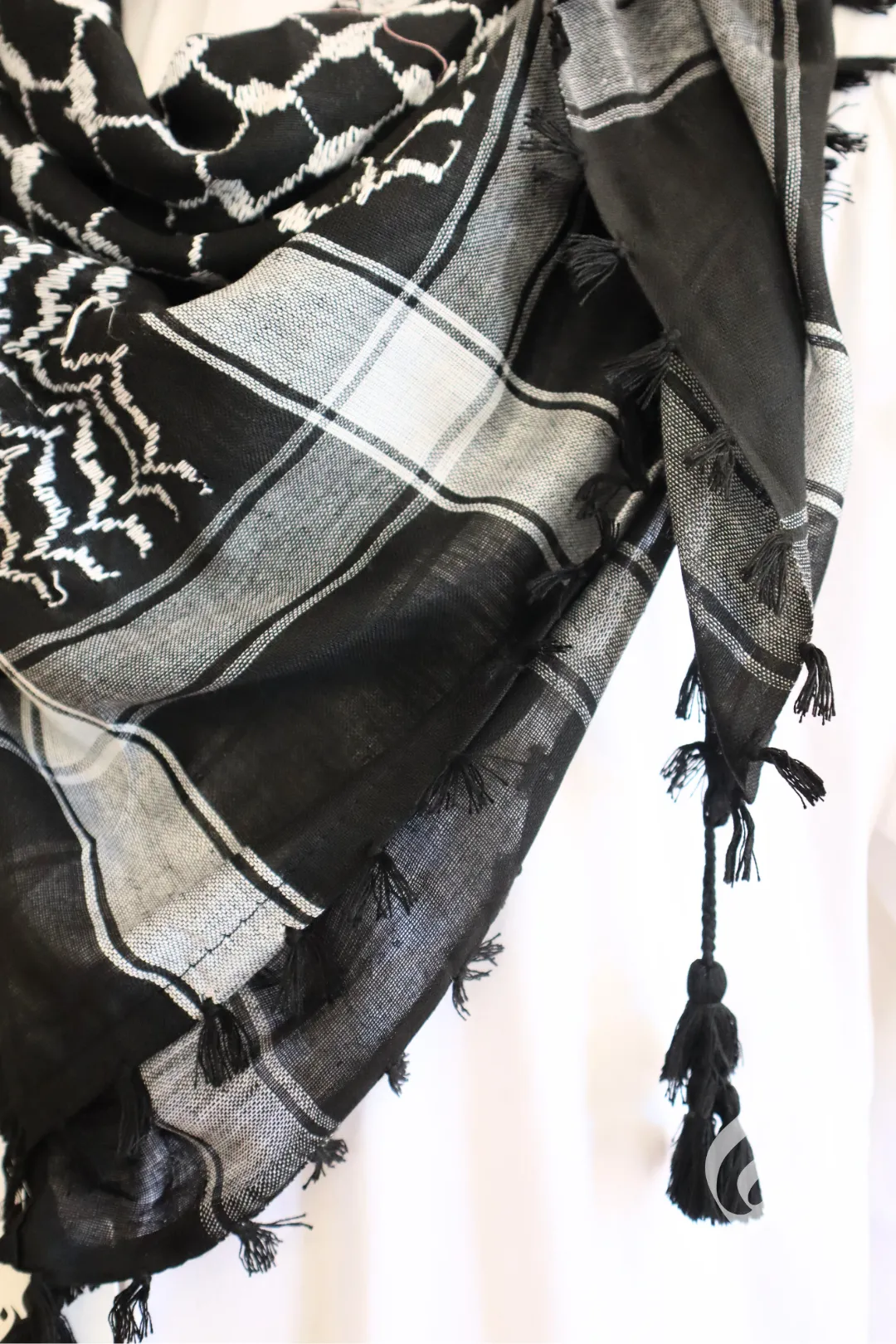 Kufiyeh Scarf (Traditional Colours)