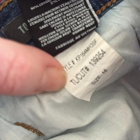 Kut from the Kloth - toothpick skinny women’s jean. Size 16