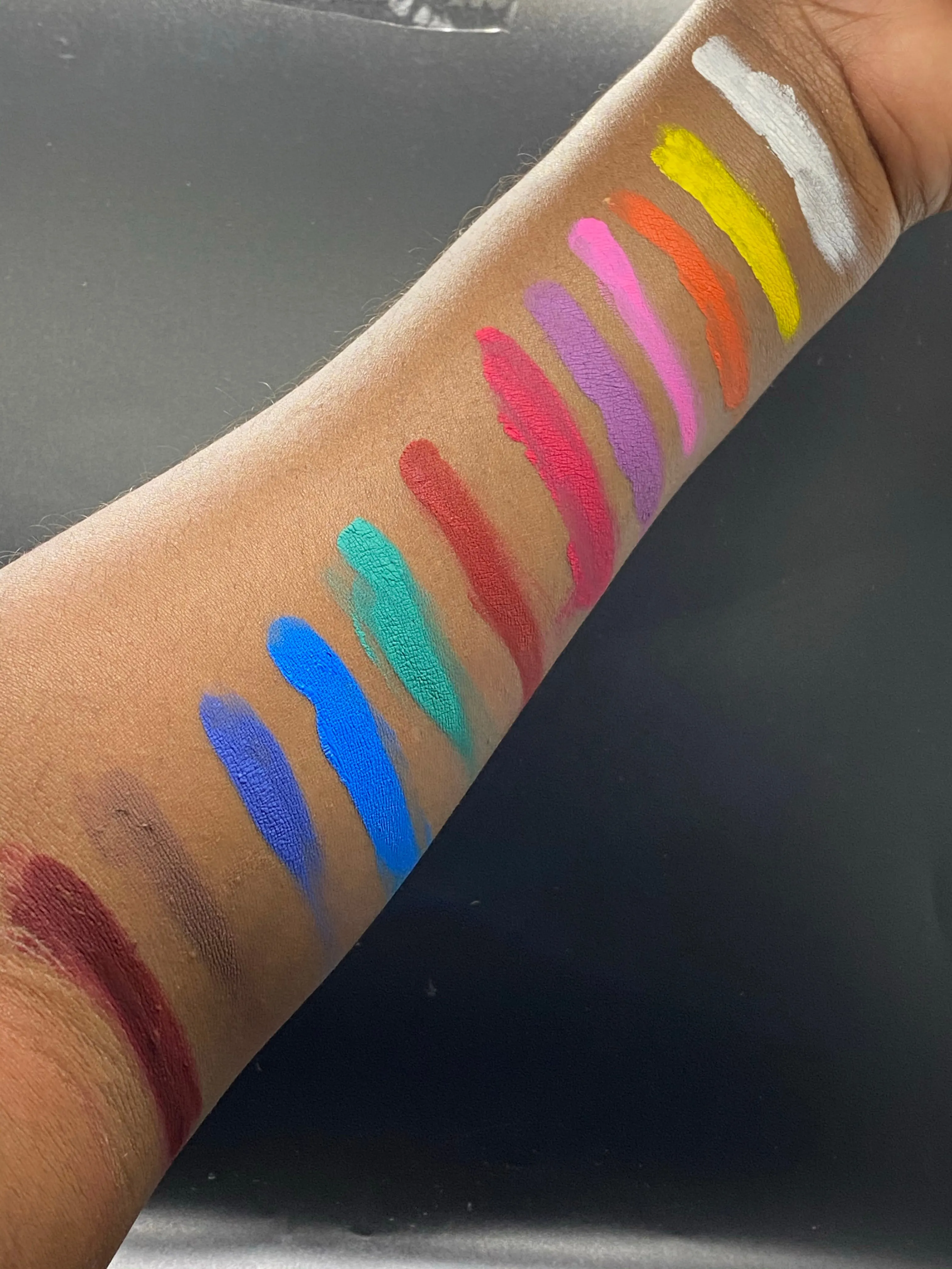 La Toxica eyeshadow bases