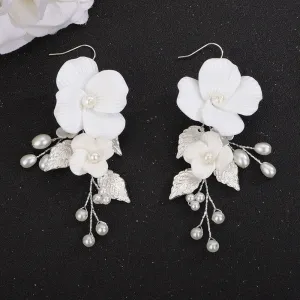 Large Acrylic White Flower Earrings, Bridal Floral Earrings, Wedding Big Flower Wire Statement Earrings