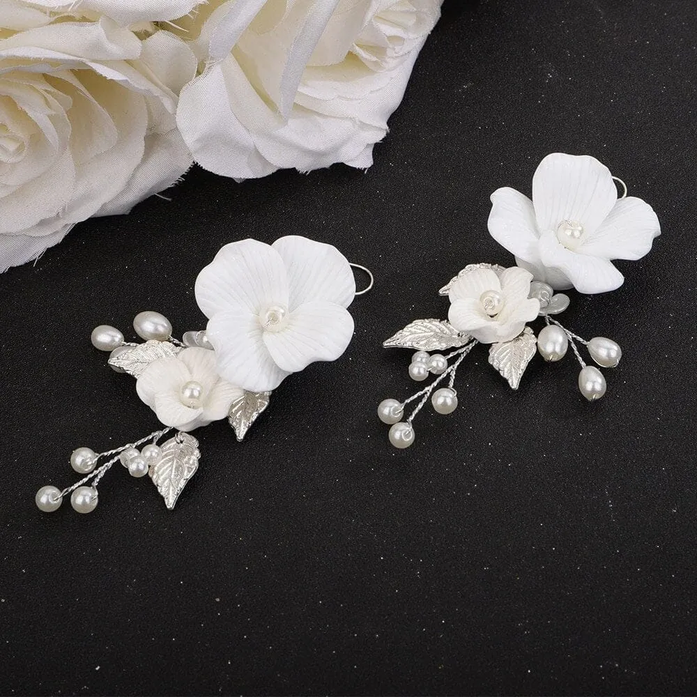 Large Acrylic White Flower Earrings, Bridal Floral Earrings, Wedding Big Flower Wire Statement Earrings