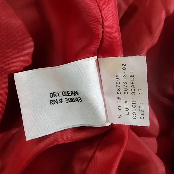 Larry Levine Scarlet Red Wool Blend Button Up Coat with Chic Notch Collar. 12