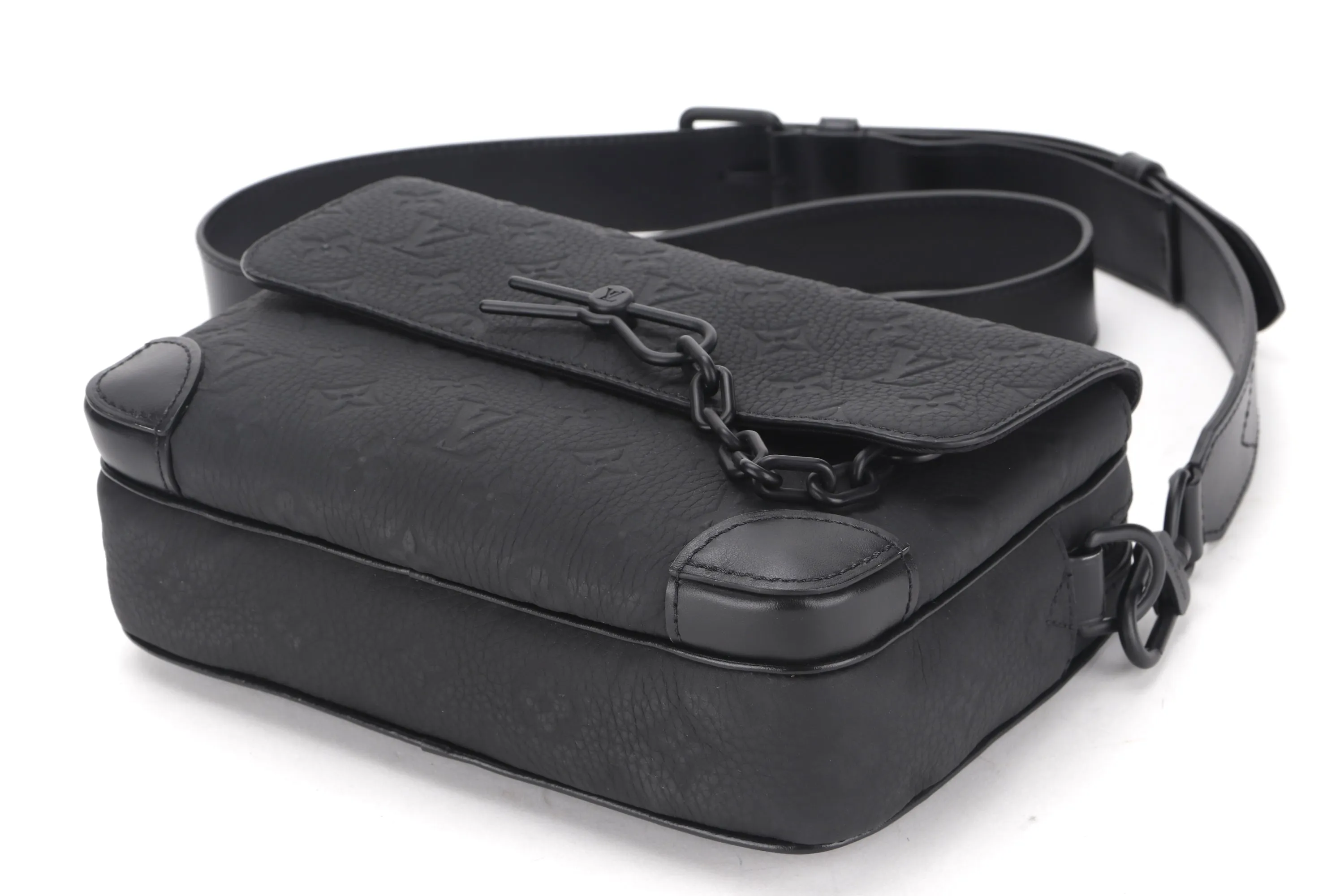 LOUIS VUITTON M23742 STEAMER MESSENGER BLACK TAURILLION MONOGRAM EMBOSSED LEATHER, WITH STRAP, DUST COVER & BOX