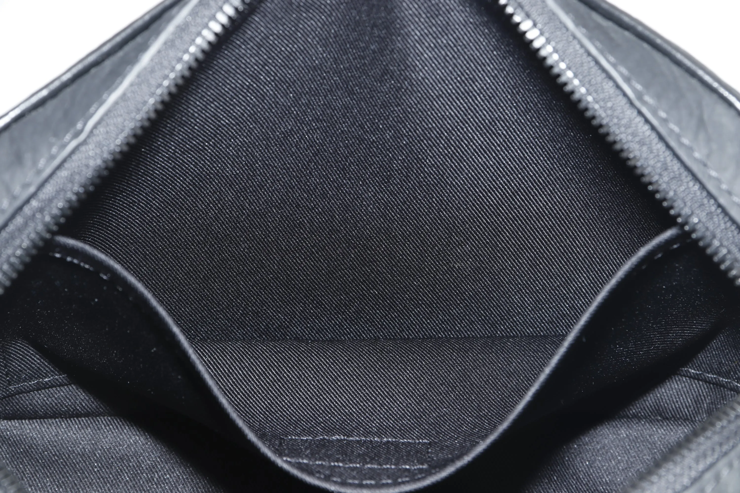 LOUIS VUITTON M23742 STEAMER MESSENGER BLACK TAURILLION MONOGRAM EMBOSSED LEATHER, WITH STRAP, DUST COVER & BOX