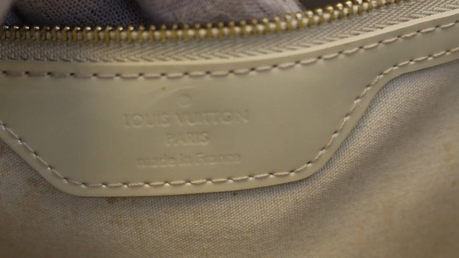 LOUIS VUITTON Monogram Vernis Wilshire MM Tote Bag