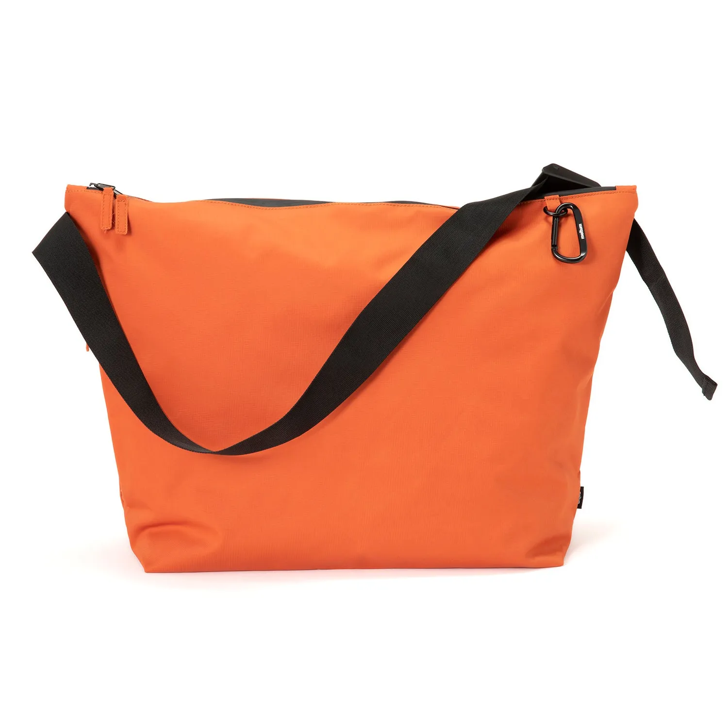 meltum | メルタム　NYLON MESSENGER BAG