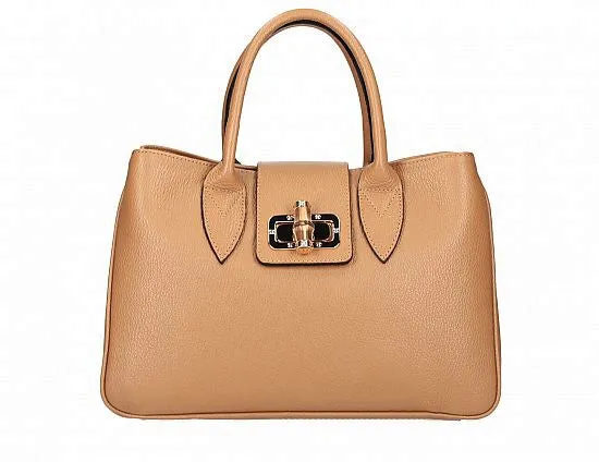 Modest Tote with a Twist