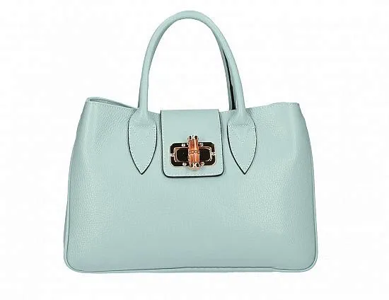 Modest Tote with a Twist