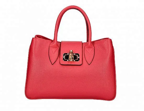 Modest Tote with a Twist