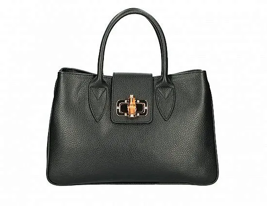 Modest Tote with a Twist