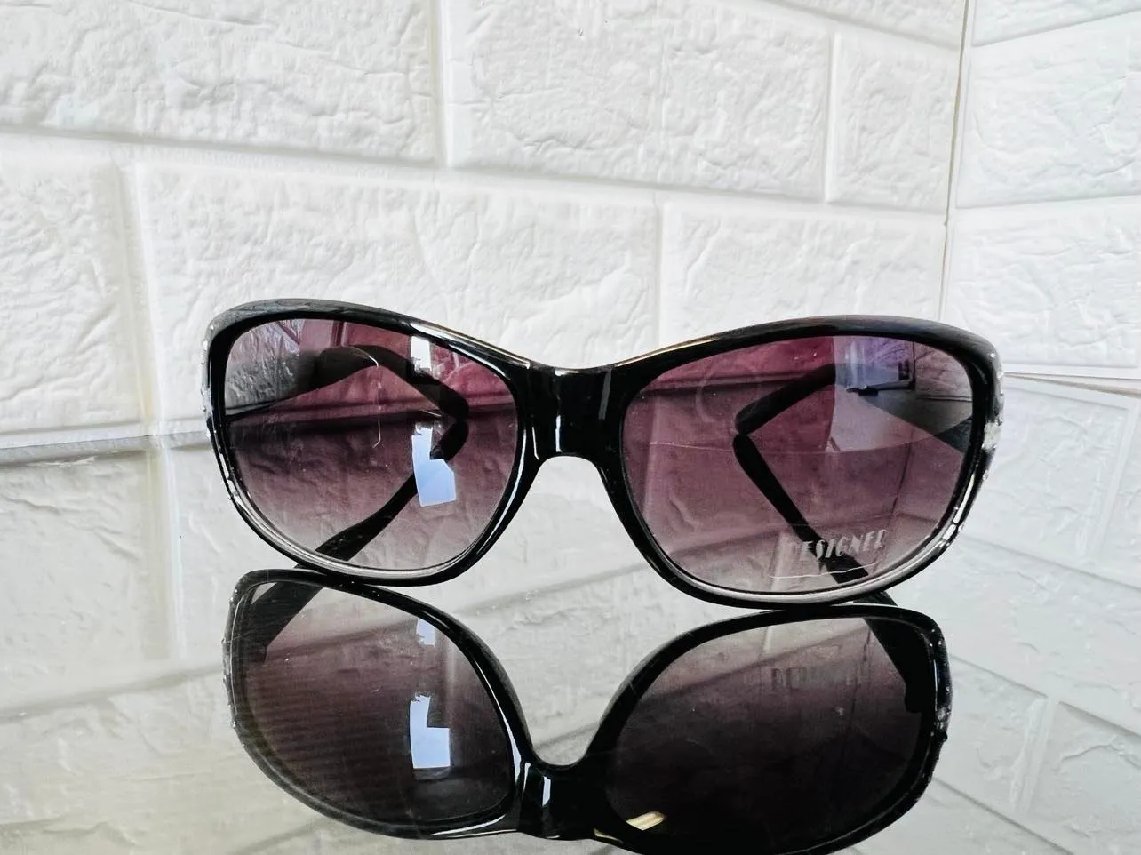 New Designer Rep. Sunglasses, 400 UV Protection! Stylish Gradient Lenses! Black - Retails $40 
