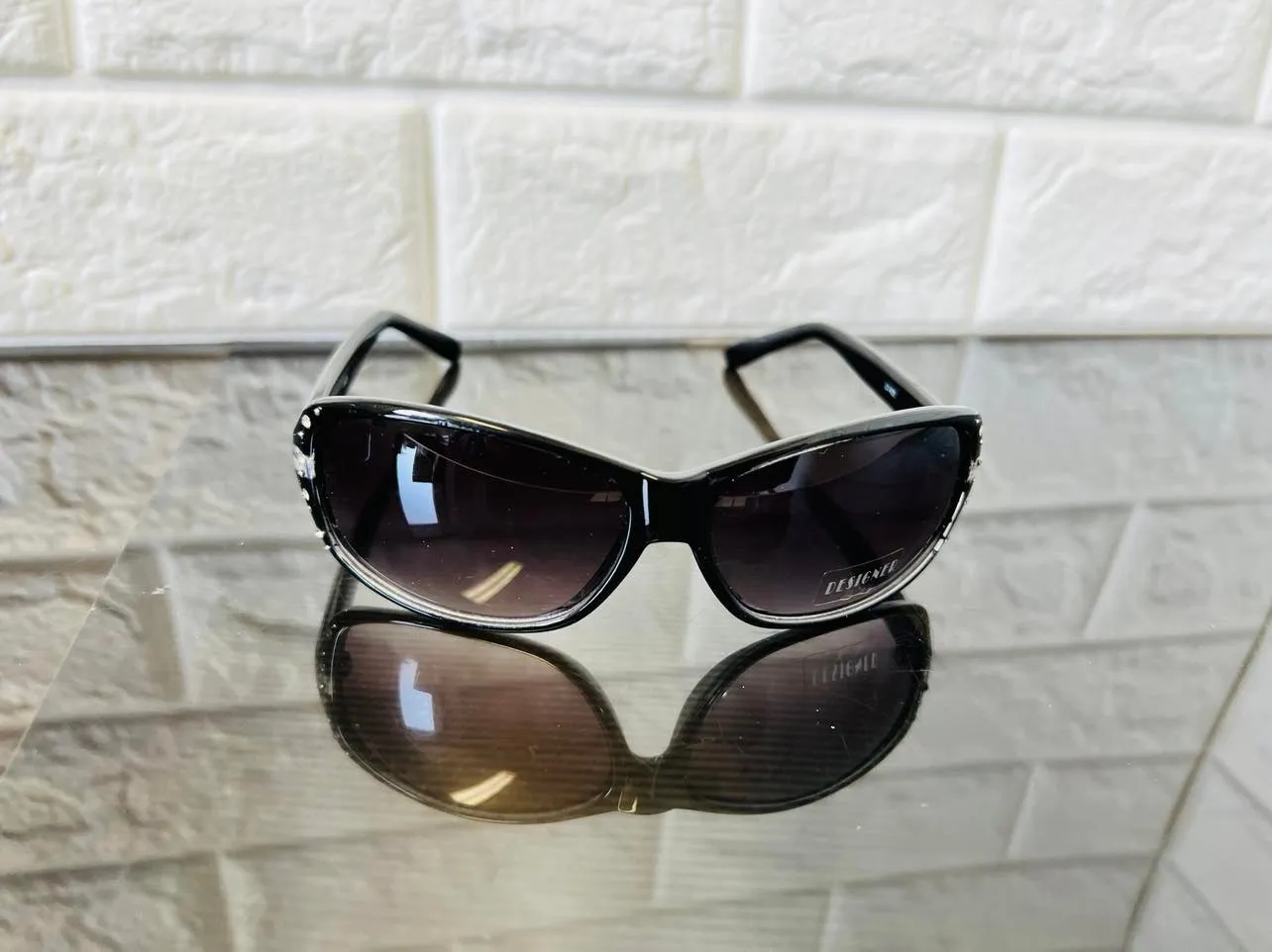 New Designer Rep. Sunglasses, 400 UV Protection! Stylish Gradient Lenses! Black - Retails $40 