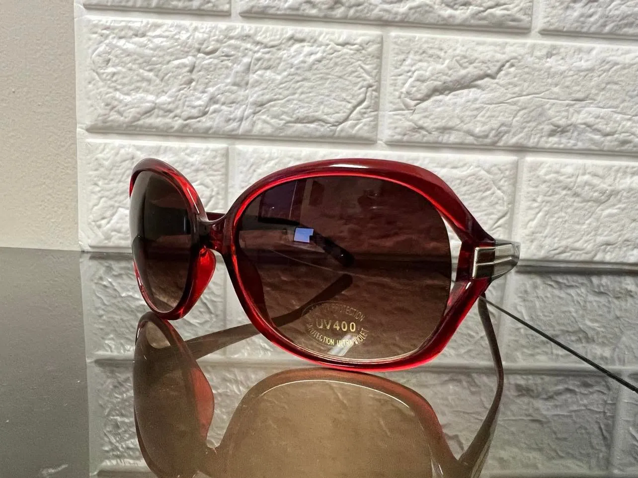 New Designer Rep. Sunglasses, 400 UV Protection! Stylish Gradient Lenses! Red, 3902