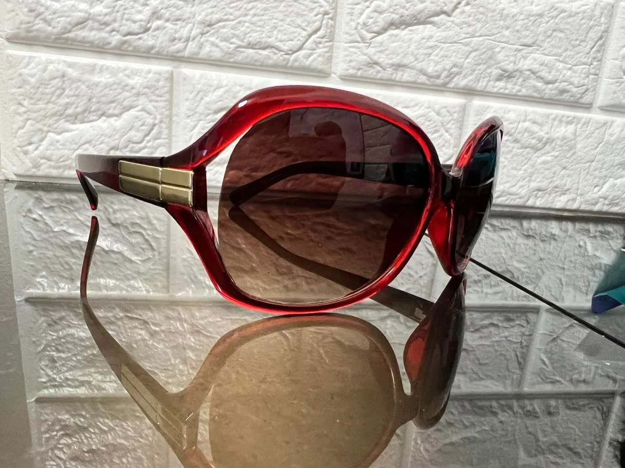 New Designer Rep. Sunglasses, 400 UV Protection! Stylish Gradient Lenses! Red, 3902