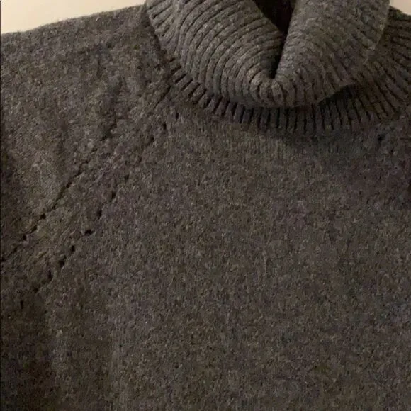 𝅺NEW. Gap turtleneck sweater. Size Xs.