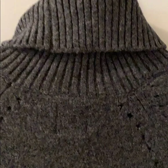 𝅺NEW. Gap turtleneck sweater. Size Xs.