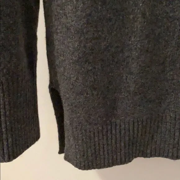 𝅺NEW. Gap turtleneck sweater. Size Xs.