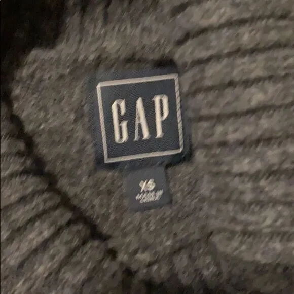 𝅺NEW. Gap turtleneck sweater. Size Xs.