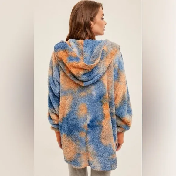 NWT Cozy Blue and Orange Tie Dye Oversized Plush Hoodie With Pockets One Size