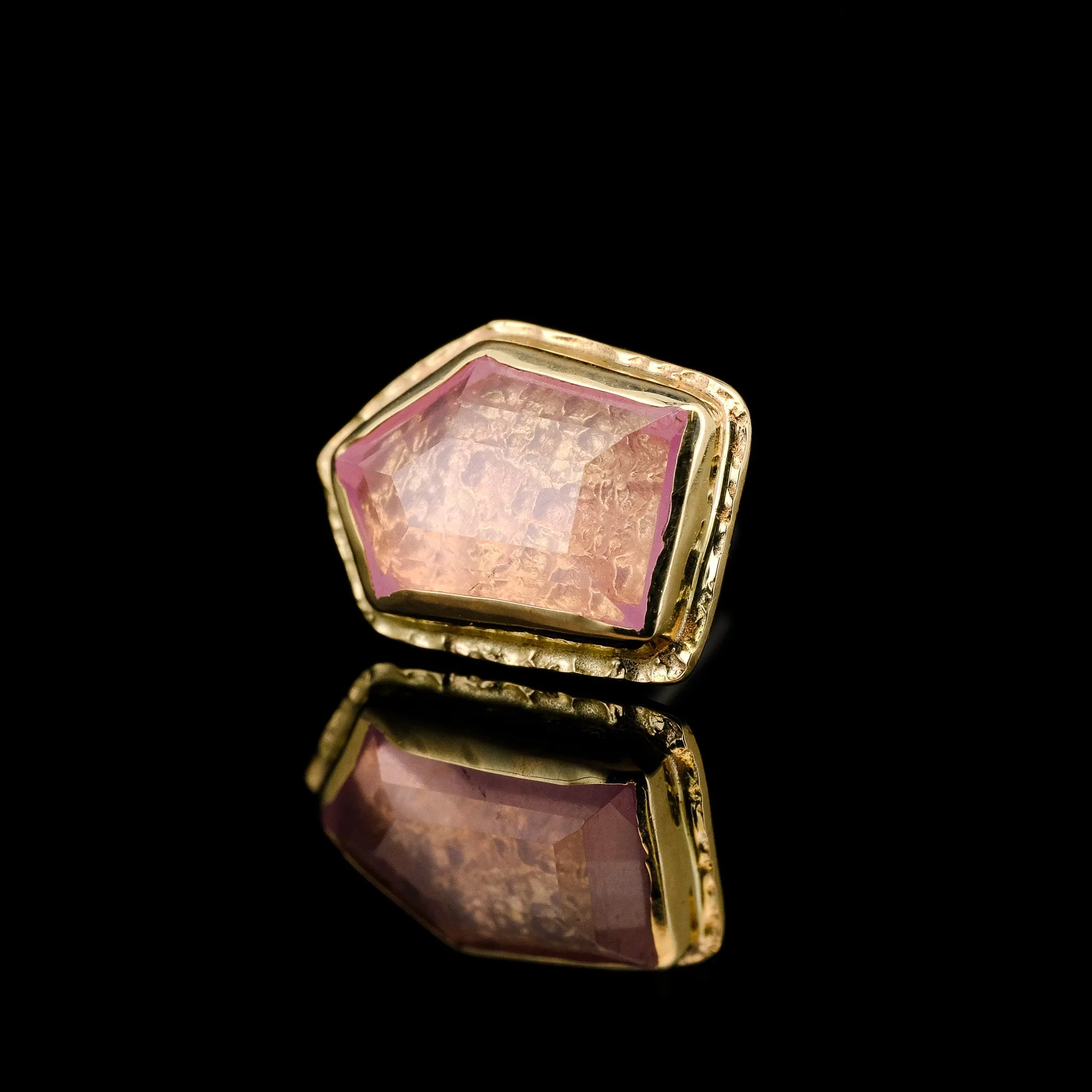 Pink Spinel in Yellow Gold Comet - 14ga Threaded end
