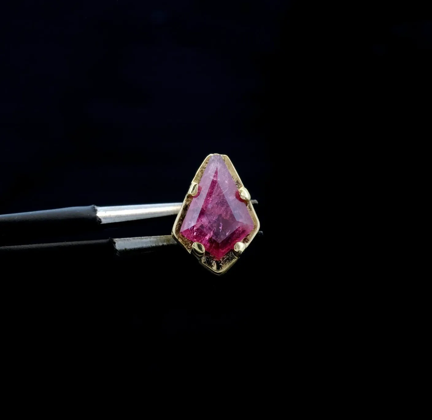Pink Tanzanian Sapphire in 14k Yellow Gold - 14ga Threaded End
